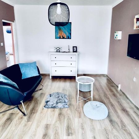Apartman Domov Decin Bagian luar foto