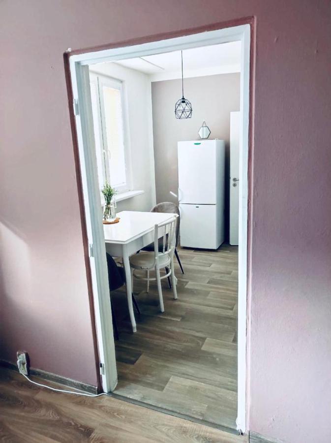 Apartman Domov Decin Bagian luar foto