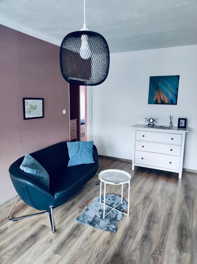 Apartman Domov Decin Bagian luar foto